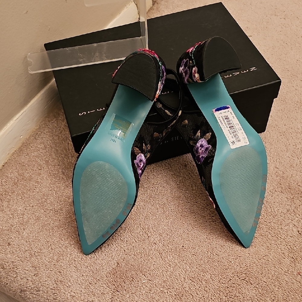 Betsey Johnson Black Slingback Heels with Pink & White Floral Embroidery - Picture 8 of 9